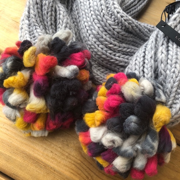 New with Tags Love & Lore Party Pom Scarf Chunky Knit Grey Multi - Picture 3 of 6